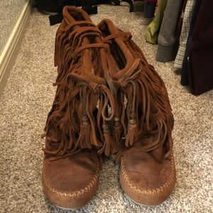 Fringe boots